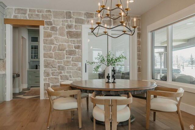 1685 W Midway Ln, Heber City, UT 84032 - dining area with light wood finished floors and a notable chandelier