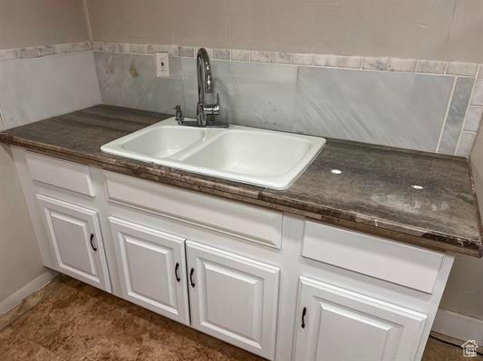 404 N 1st E, Grace, ID 83241 - room details featuring a sink