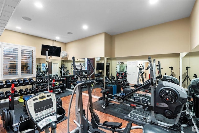 workout area with recessed lighting