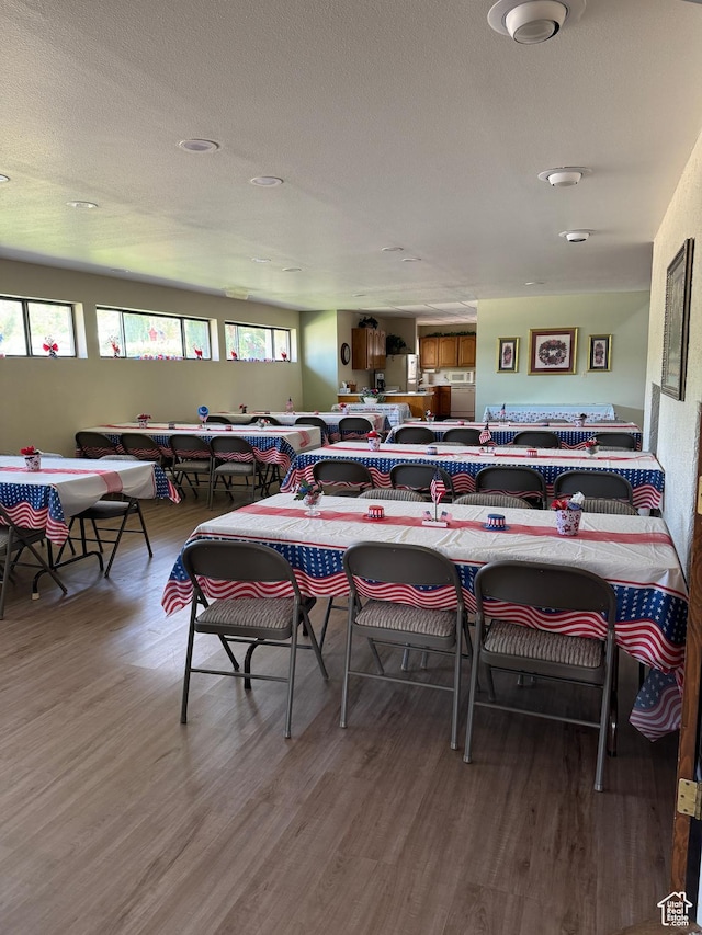 1526 N Dixie Downs Rd N 36, St George, UT 84770 - dining area with a textured ceiling and wood finished floors