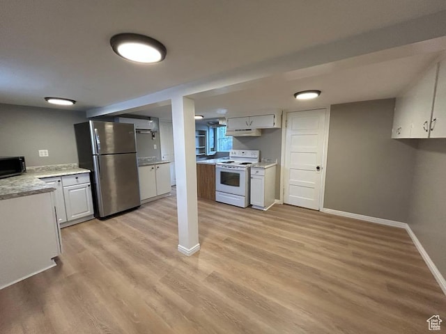 330 E 300 N, Price, UT 84501 - kitchen featuring light wood-style flooring, stainless steel appliances, white cabinets, baseboards, and under cabinet range hood