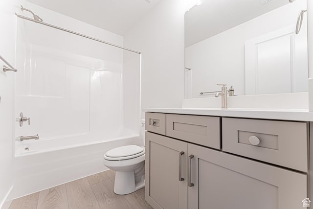 712 W 4500 S Unit 304, Mapleton, UT 84664 - full bathroom with toilet, vanity, shower / bath combination, and wood finished floors