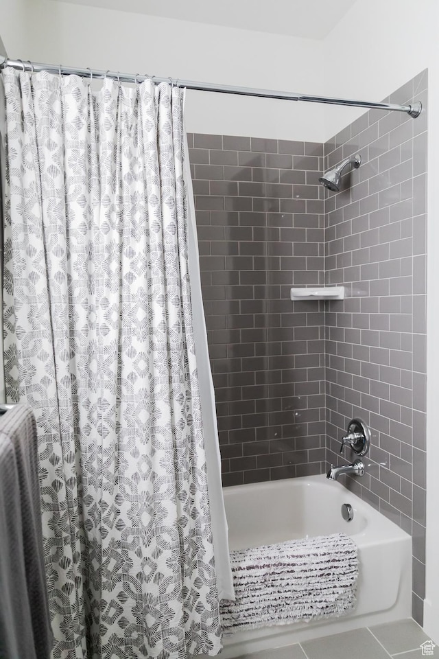 14102 S Sleepy Oaks Ln, Herriman, UT 84096 - bathroom with shower / bath combo with shower curtain