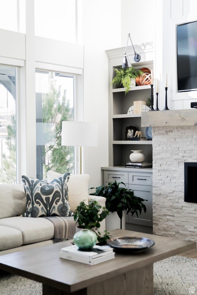 14102 S Sleepy Oaks Ln, Herriman, UT 84096 - living area featuring plenty of natural light