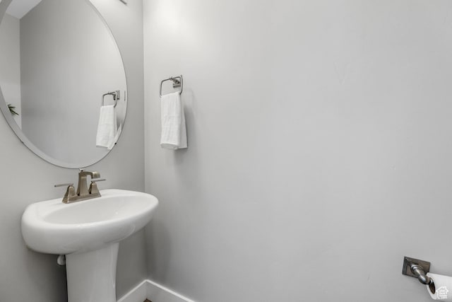 5436 W 9120 S, West Jordan, UT 84081 - bathroom featuring baseboards and a sink