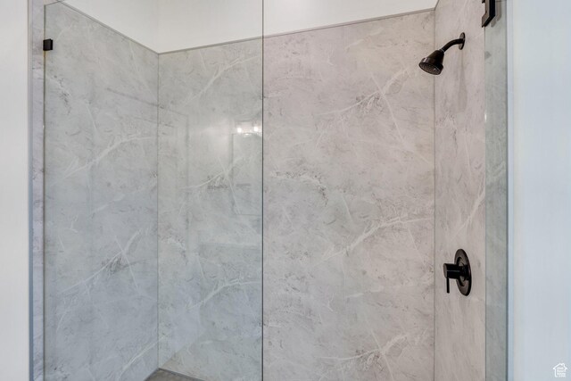 5328 W Dosh Ln Unit 40, Highland, UT 84003 - full bath with a tile shower