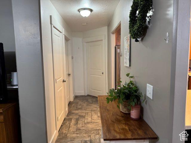 906 S 950 E, Ephraim, UT 84627 - hallway with a textured ceiling