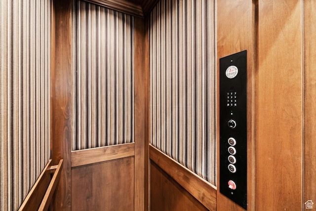 1698 S Amanda Ln E, Saratoga Springs, UT 84045 - interior details featuring elevator