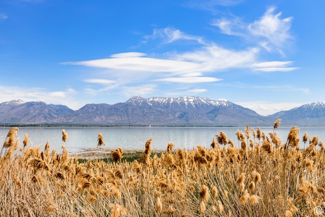 1698 S Amanda Ln E, Saratoga Springs, UT 84045 - property view of mountains with a water view