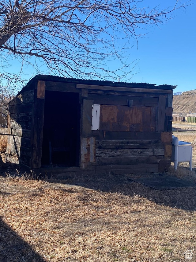 view of outbuilding featuring an outbuilding