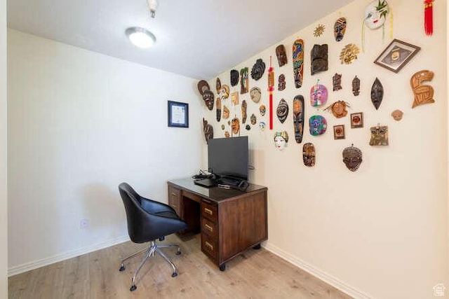 560 E S Temple N Pl 102, Salt Lake City, UT 84102 - home office featuring light wood finished floors and baseboards