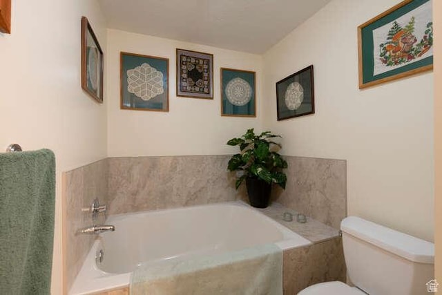 560 E S Temple N Pl 102, Salt Lake City, UT 84102 - full bath featuring toilet and a garden tub