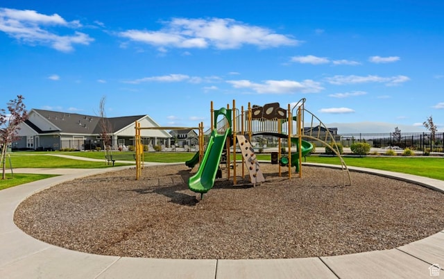 2095 W 3330 S, Syracuse, UT 84075 - community play area with a residential view