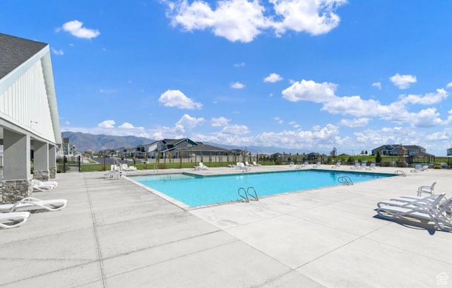 2095 W 3330 S, Syracuse, UT 84075 - community pool featuring a patio, a mountain view, and a residential view