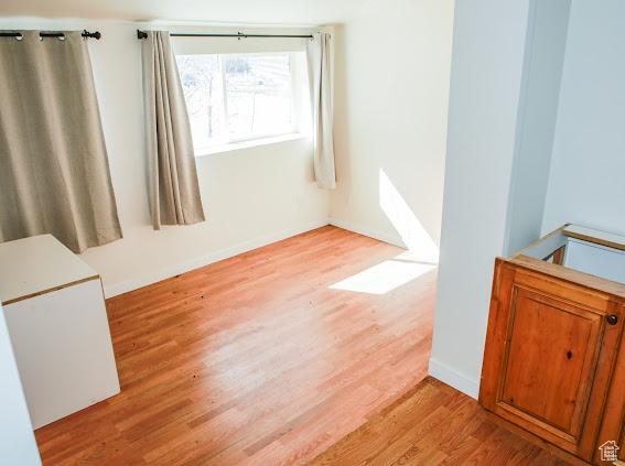 1290 Echo Crk Unit 2, Echo, UT 84024 - interior space featuring baseboards and light wood-style floors