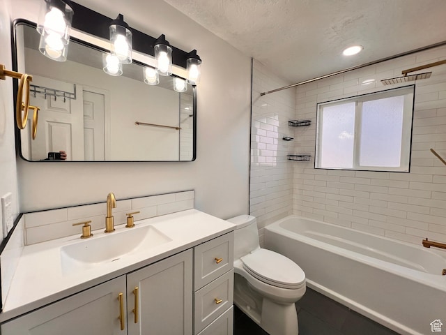 481 E Laurelwood Dr S, Kaysville, UT 84037 - full bathroom featuring a textured ceiling, toilet, vanity, and shower / bathtub combination