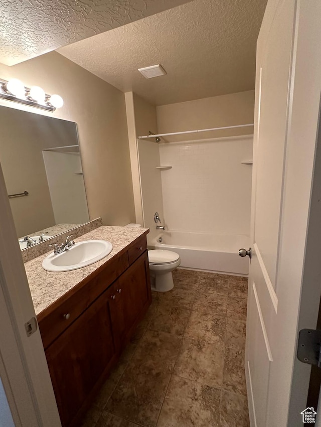 1045 S 1700 W Unit 1121, Payson, UT 84651 - full bathroom with shower / bath combination, vanity, toilet, and a textured ceiling