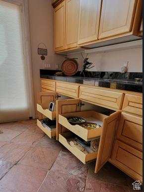 1657 N Kayenta Dr, Ivins, UT 84738 - kitchen with dark countertops
