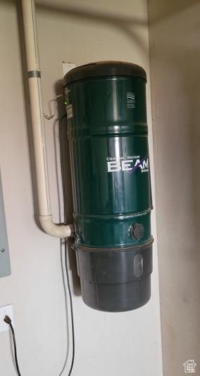 1657 N Kayenta Dr, Ivins, UT 84738 - detailed view of a central vacuum unit