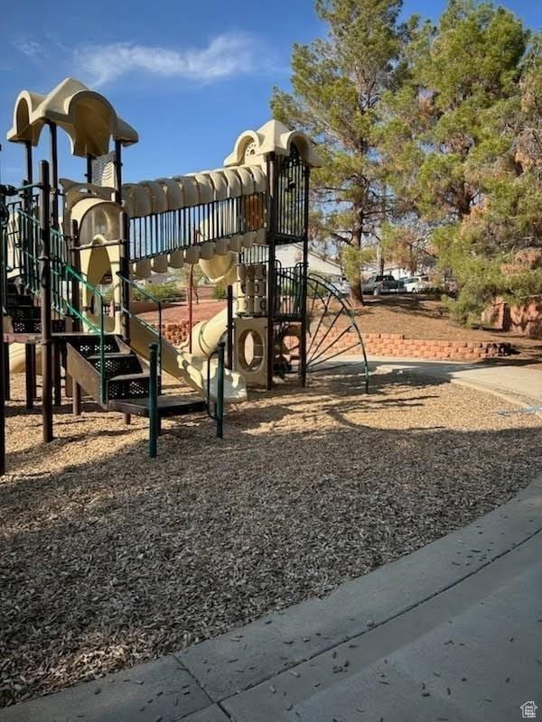187 N Stone Mountain Dr, St George, UT 84770 - view of community jungle gym