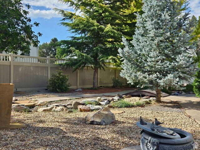 view of yard featuring fence