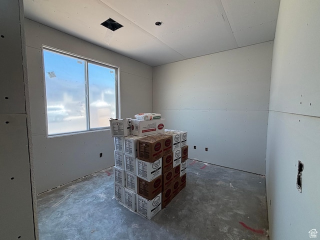 1555 W 470 N, Hurricane, UT 84737 - unfurnished room featuring unfinished concrete floors
