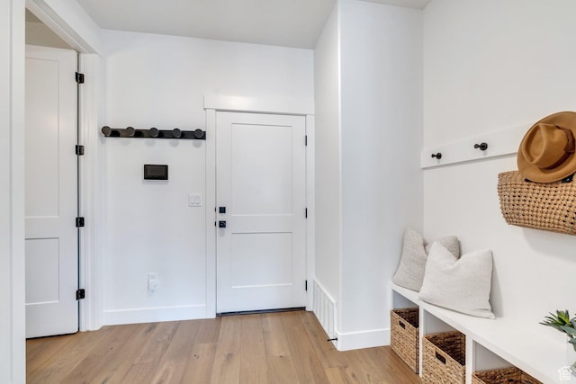903 E 200 S, Pleasant Grove, UT 84062 - mudroom featuring light wood-style floors, visible vents, and baseboards