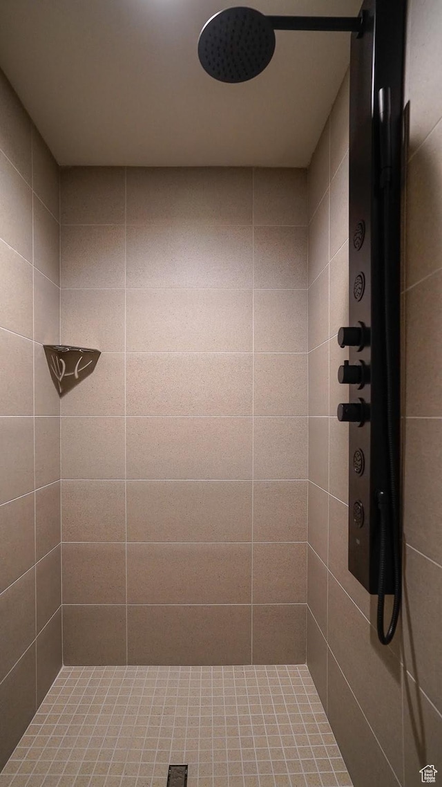 954 W 1880 S, Syracuse, UT 84075 - full bathroom featuring a tile shower