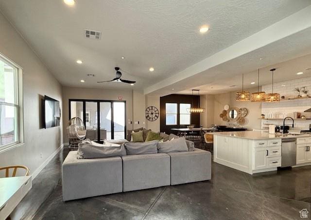 4258 W Cambridge Pkwy, Hurricane, UT 84737