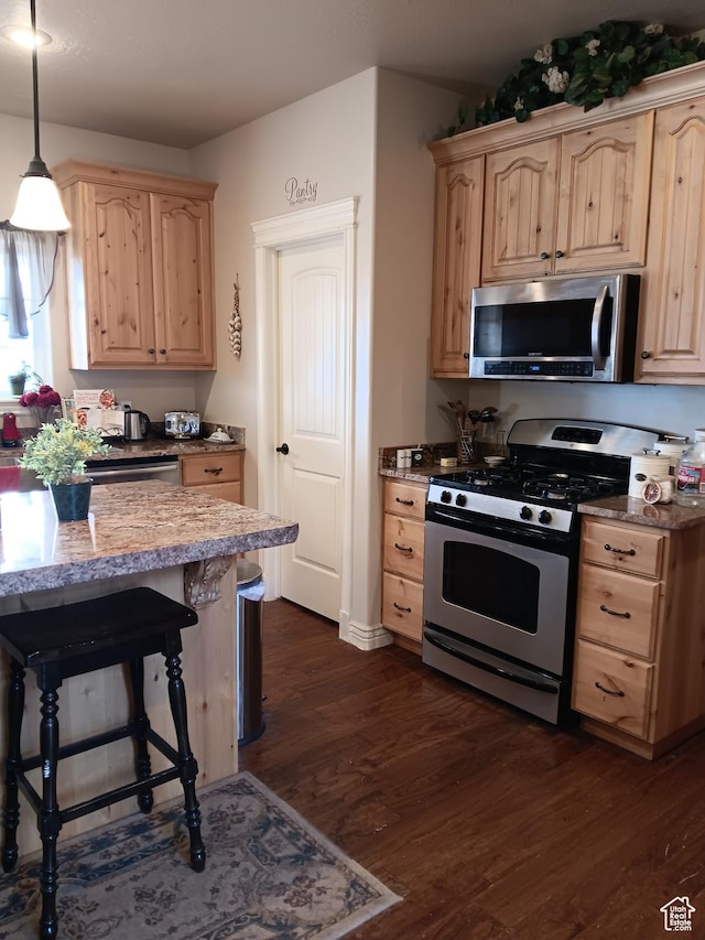 4680 N 4500 W, Cedar City, UT 84721 - kitchen featuring appliances with stainless steel finishes, dark wood-type flooring, and light brown cabinetry