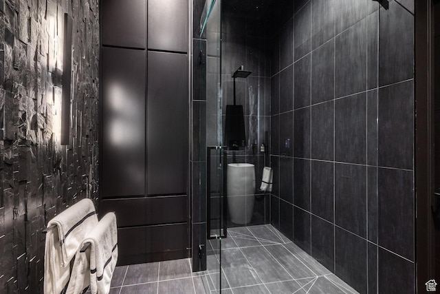 3826 E Thousand Oaks Cir, Salt Lake City, UT 84124 - bathroom with a shower stall
