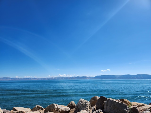 1538 N Mackinaw Way, Garden City, UT 84028 - water view with a mountain view