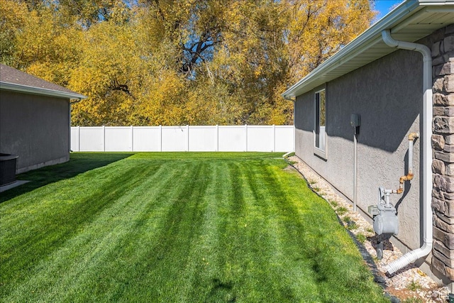 275 W 60 S, Hyde Park, UT 84318 - view of yard with fence