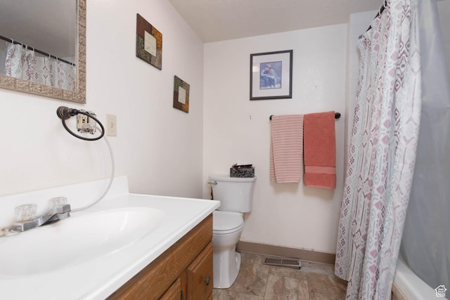 86 E 1000 S, Panguitch, UT 84759 - full bath with baseboards, visible vents, toilet, curtained shower, and vanity