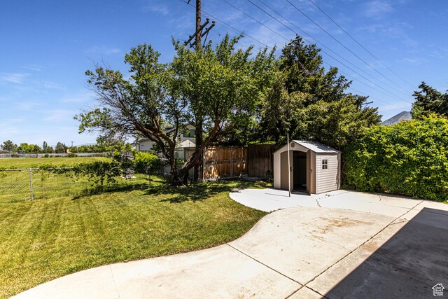 1963 E Rio Way E, Sandy, UT 84093 - view of yard featuring a patio area