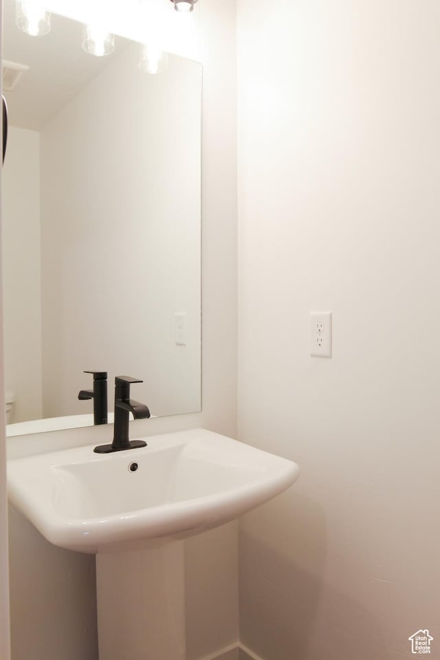729 E 1250 S, Hyrum, UT 84319 - bathroom with a sink