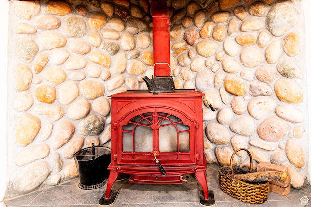1027 S 920 W, Hurricane, UT 84737 - room details with a wood stove