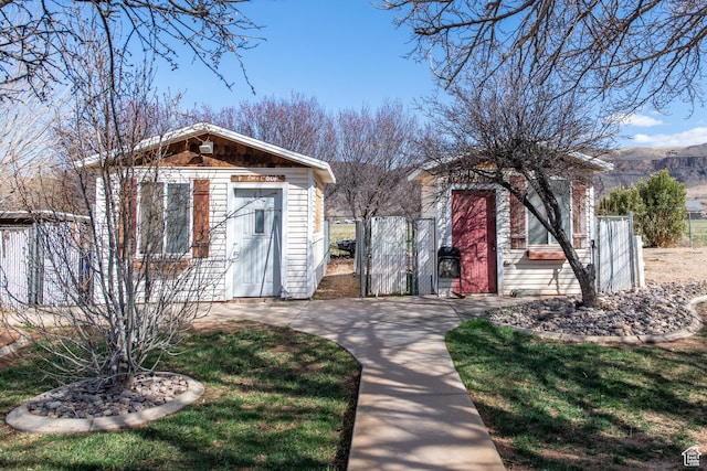 1027 S 920 W, Hurricane, UT 84737 - view of shed featuring a gate and fence