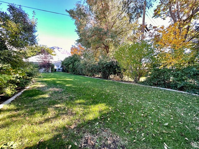 516 S Freedom Blvd, Provo, UT 84601 - view of yard with a mountain view