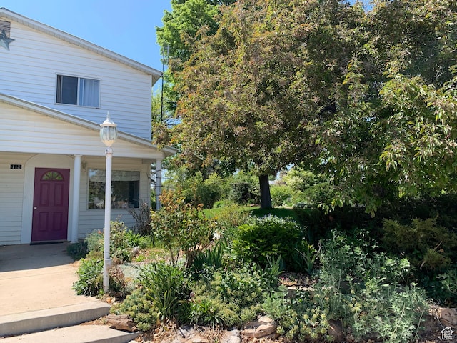 exterior space with a porch