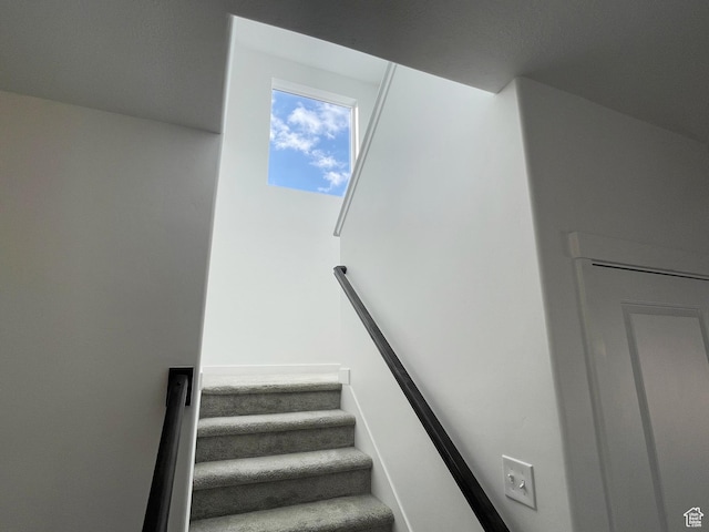 8416 N Sun Crest Dr, Eagle Mountain, UT 84005 - view of stairway