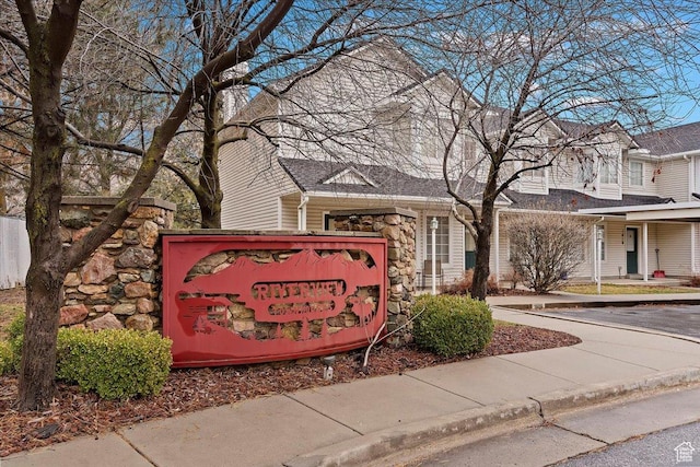 view of community / neighborhood sign