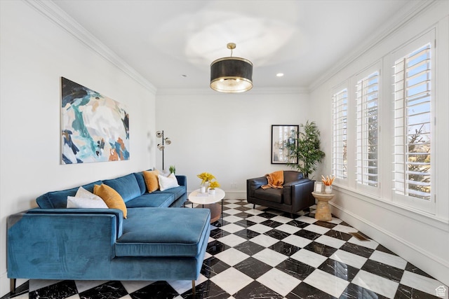 living area featuring baseboards, ornamental molding, and recessed lighting