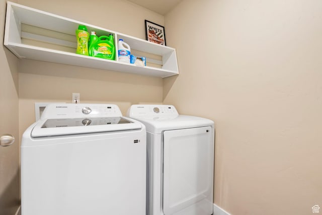 3323 E Gibraltar Ave, Eagle Mountain, UT 84005 - laundry area featuring independent washer and dryer and laundry area