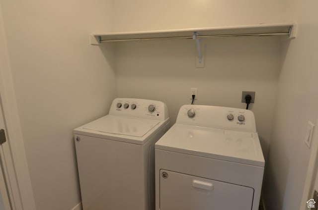 5289 W Van Dyne Ln, Herriman, UT 84096 - laundry room featuring washing machine and clothes dryer and laundry area
