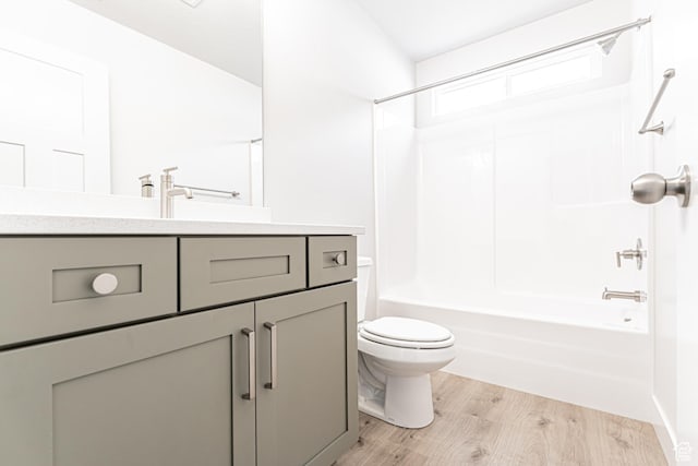 624 W 4500 S Unit 325, Mapleton, UT 84664 - full bathroom with vanity, shower / bath combination, and wood finished floors