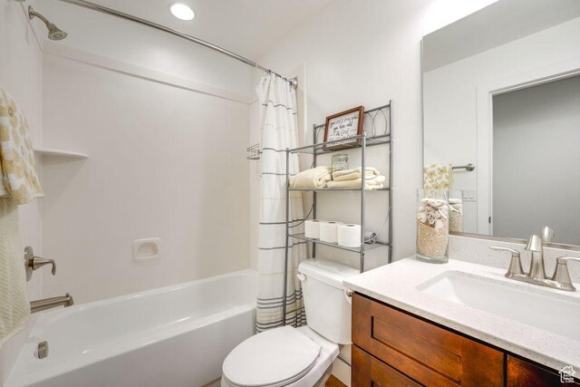 498 W 1225 N Unit 28, Cedar City, UT 84721 - full bathroom featuring vanity, toilet, and shower / tub combo with curtain
