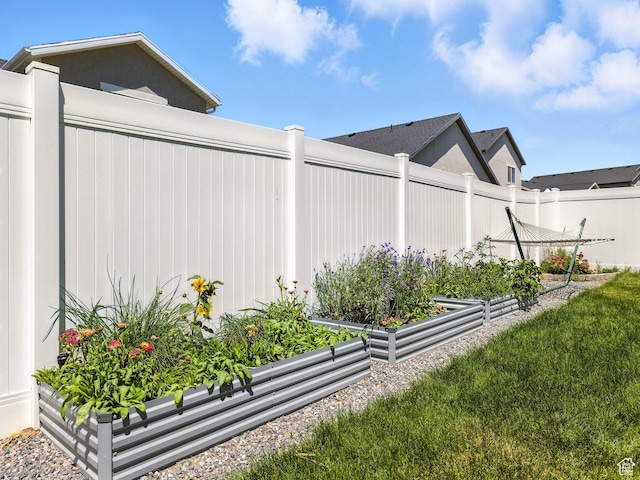 6119 N White Rock Rd, Eagle Mountain, UT 84005 - view of yard featuring a vegetable garden