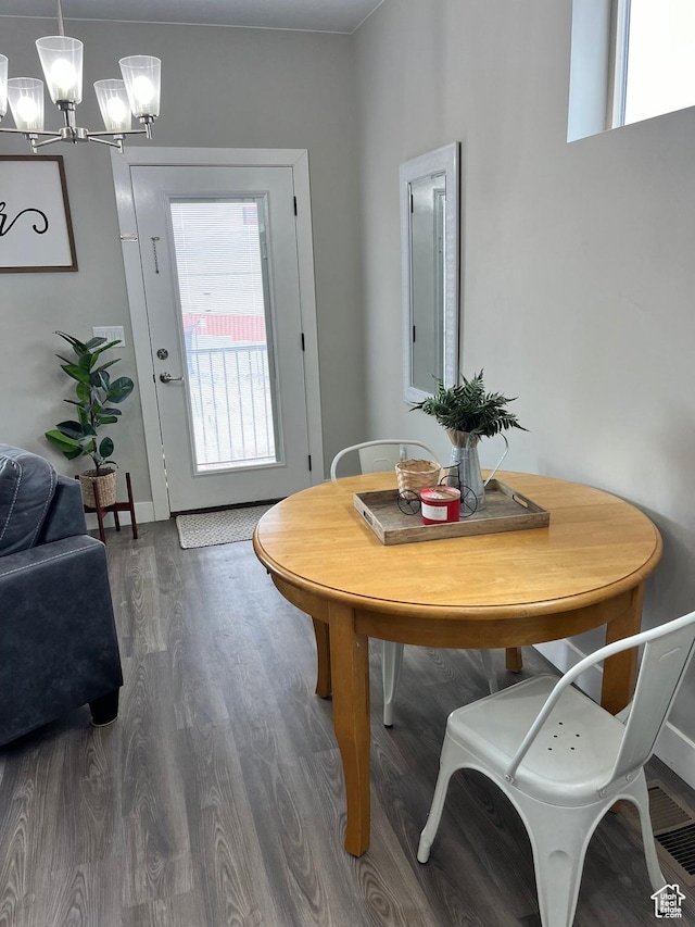 1036 S Fir St, Cedar City, UT 84720 - dining space featuring a wealth of natural light and wood finished floors