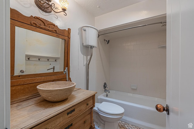 717 E Park Dr N, Hyrum, UT 84319 - full bath with toilet, shower / washtub combination, vanity, and a textured ceiling